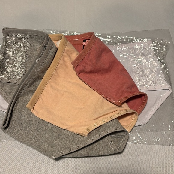 Rose Intimate Set of 4️⃣ Lace Trimmed Panties - Picture 2 of 4